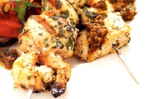 Brochette d'espadon en croûte de sésame du BECFIN traiteur à Marseille